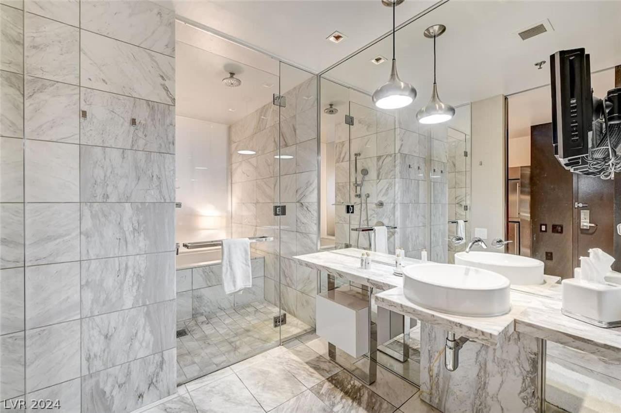Luxurious Balcony Access 26319 Apartamento *